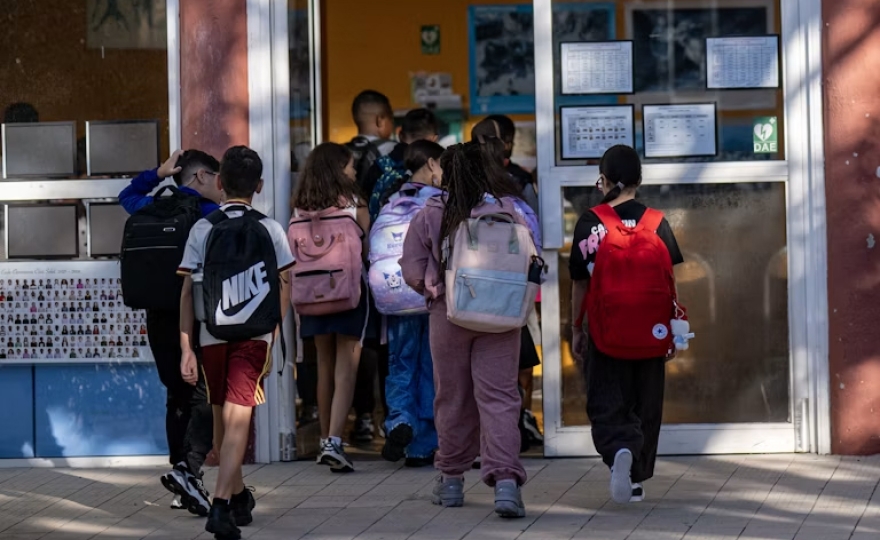 Un questionnaire de l’éducation nationale sur les violences sexuelles : un outil de repérage, mais peut‑il vraiment entendre les enfants ?
